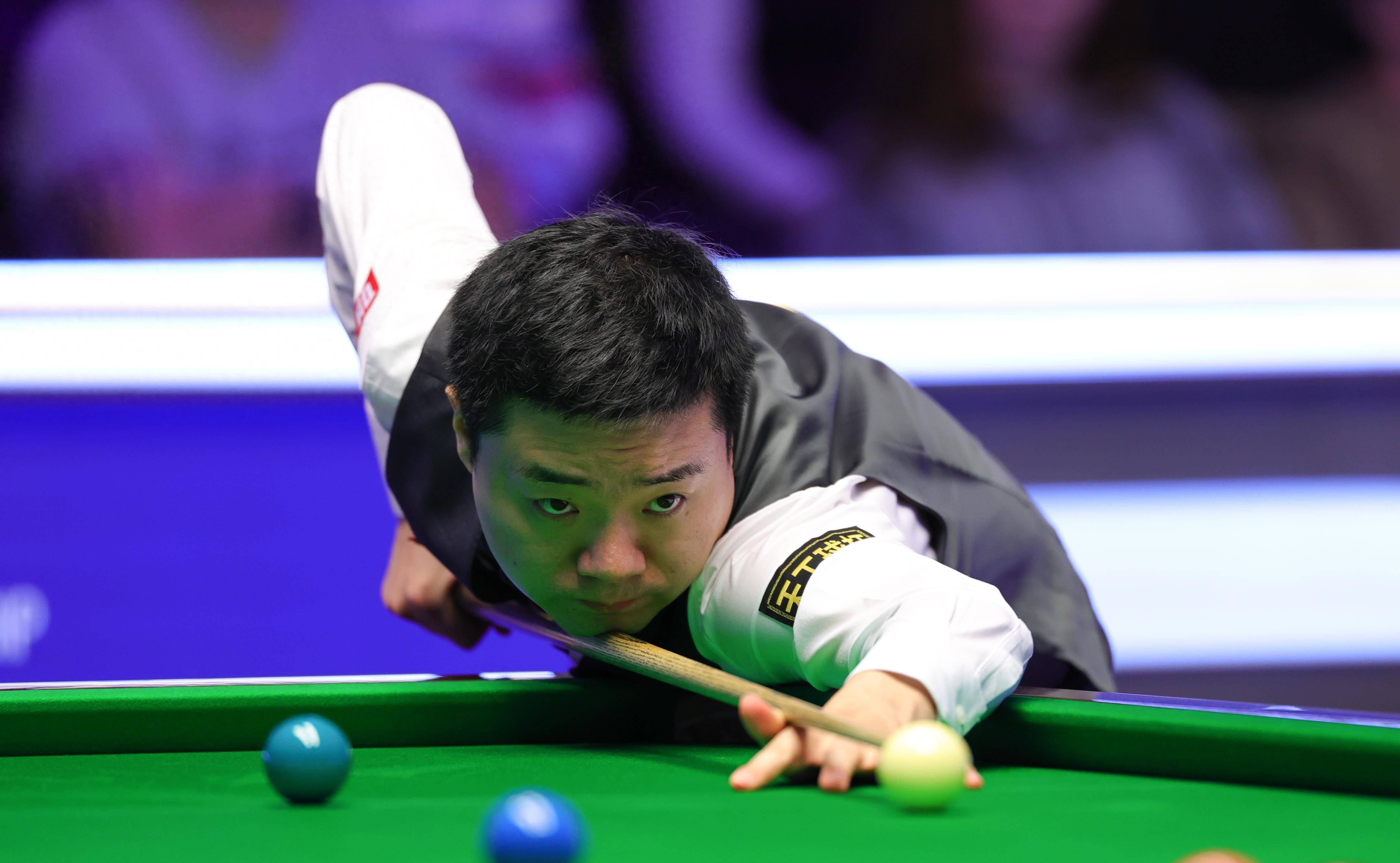 国安球员显 国安球员显