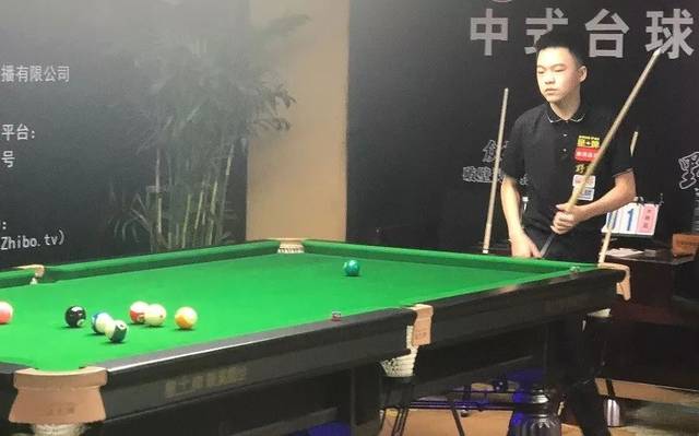 方面表现出 方面表现出