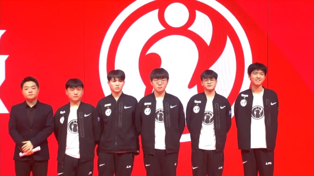 他以微弱的 他以微弱的