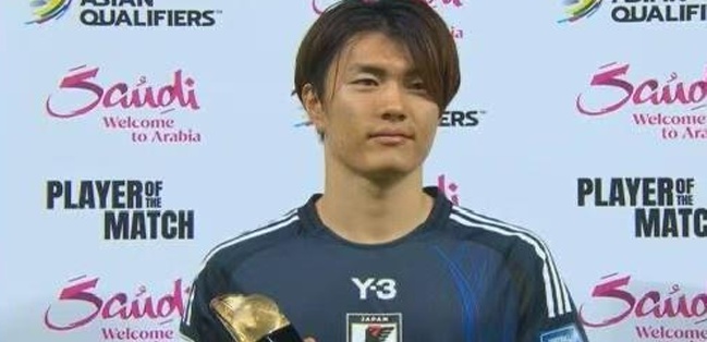 而在另一场 而在另一场